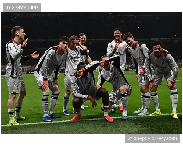 都灵市举办“意甲遗产”业余足球赛,近千名市民参与 都灵市举办“意甲遗产”业余足球赛,近千名市民参与